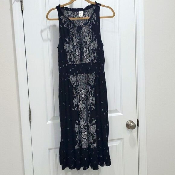 Bila Smocked Fit n' Flare Bohemian Floral Dress with Tassel String V-neck,Medium - Picture 1 of 6